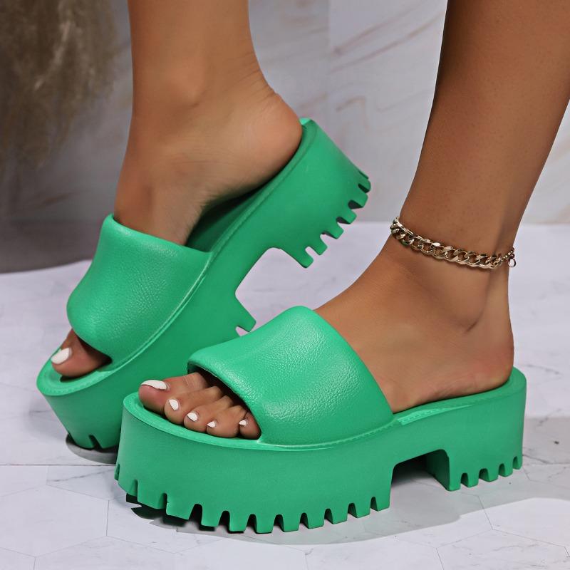 Женские тапочки на среднем каблуке, удобная обувь на платформе, повседневные пляжные шлепанцы, сандалии, новинка 2024 года, летние брендовые шлепанцы для ходьбы, женские