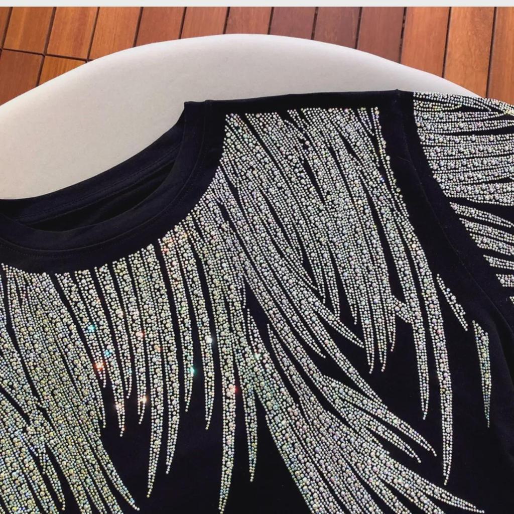 Футболка с коротким рукавом Black Diamond Feather Wings размера плюс для женщин - модная и омолаживающая