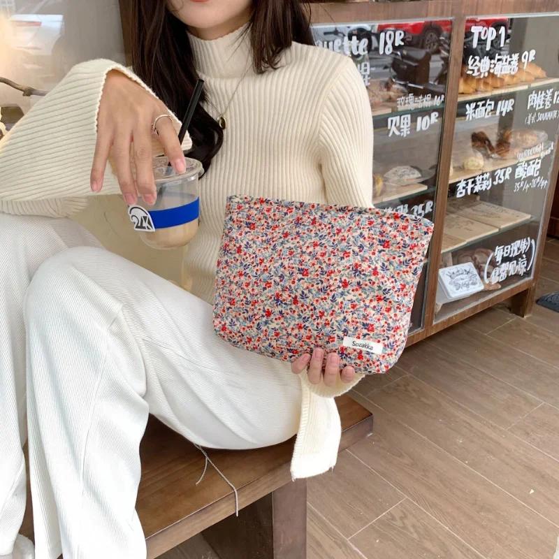 Large Capacity Women's Cosmetic Bag Toiletry Kit Toiletry Bag Organizer Daily Clutch Bag Fashion Retro Floral Makeup Pouch