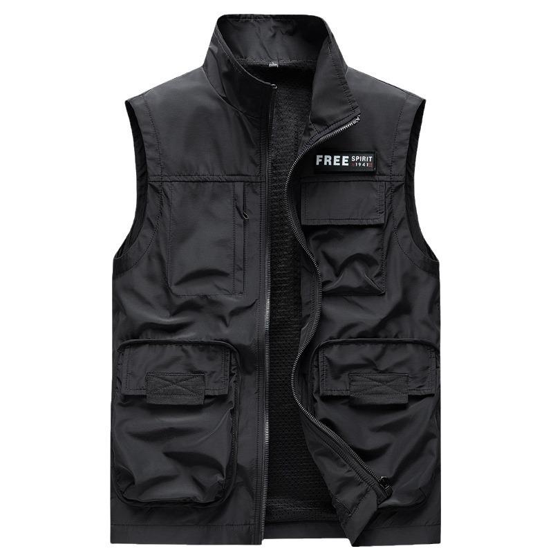 Loose Large Size Multi Pocket Casual Vest Mens Fashion Sleeveless Outerwear Top for Spring Autumn Daily Wear Outing