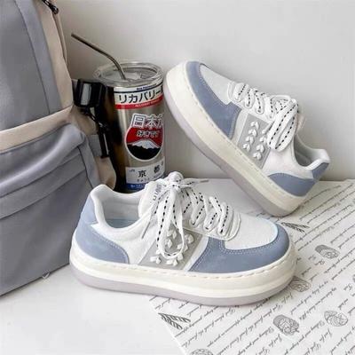 Новая женская обувь в стиле ретро 2024 года, модная обувь из вулканизированной кожи, повседневные кроссовки, дизайнерская высококачественная женская спортивная обувь