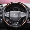 Для Honda Fit City Jazz HRV HR-V 2016 Vezel 2015-2017 Ручная прошивка Кожаная накладка на руль автомобиля с текстурой персикового дерева