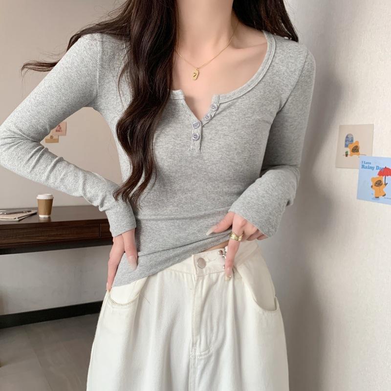 Бургундский супер белый, слегка полный и худой, стройный, полуоткрытый воротник на нити, базовая модель с длинным рукавом, женственный осенний сладко-пряный