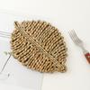 Плетеная соломенная салфетка под тарелку в форме листа, термостойкая, нескользящая, утолщенные подставки под стаканы, многоразовые декоративные коврики для дома и кухни