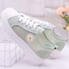Новые стильные женские парусиновые кроссовки, корейская мода, универсальные туфли с кружевной сеткой для школьниц, маленькая вышивка ромашки, Zapatillas Mujer