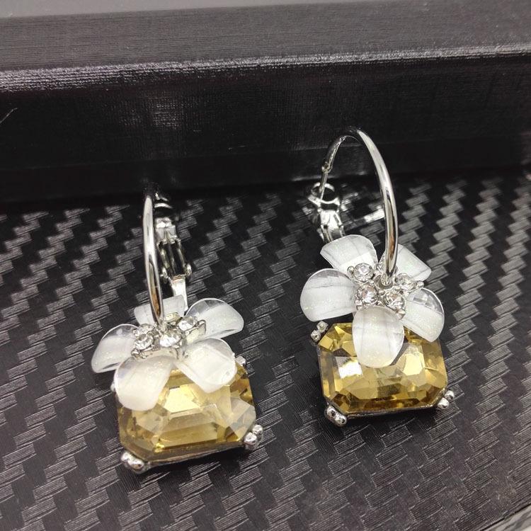 Крупные серьги в виде хрустальных цветов в корейском стиле для женщин