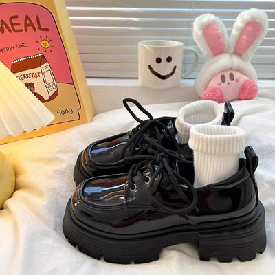 Черные туфли на толстой подошве с завышенной шнуровкой, женские яркие кожаные туфли на шнуровке, носки, одинарные туфли