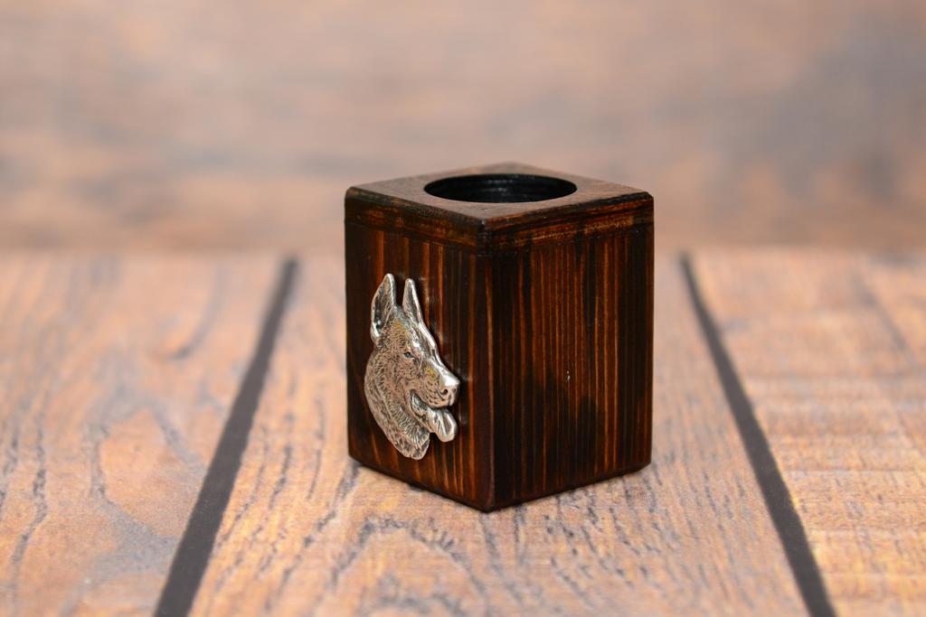 Berger de Beauce, Beauceron – Wooden candle holder with a dog, a unique souvenir after losing a dog | Art-Dog