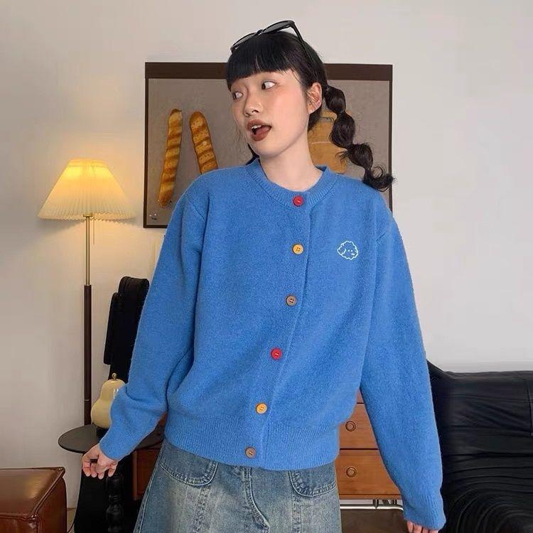Вышитый женский вязаный кардиган с круглым вырезом, цветными пуговицами, однотонный свитер, корейская версия, милый женский повседневный плащ с длинными рукавами