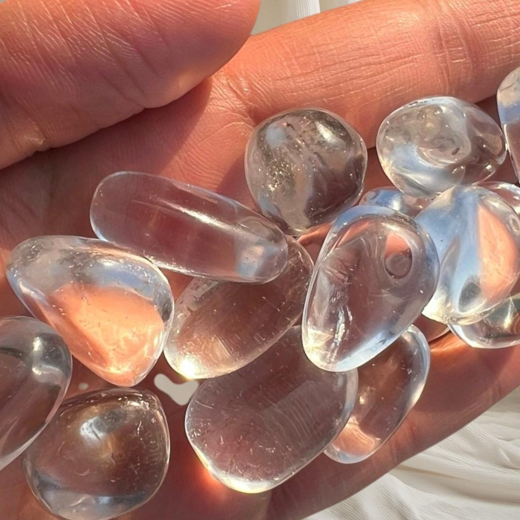 Лот россыпных камней, полированный кристаллический кварц, натуральные кристаллические камни, лечебный драгоценный кварц, лот драгоценных камней.