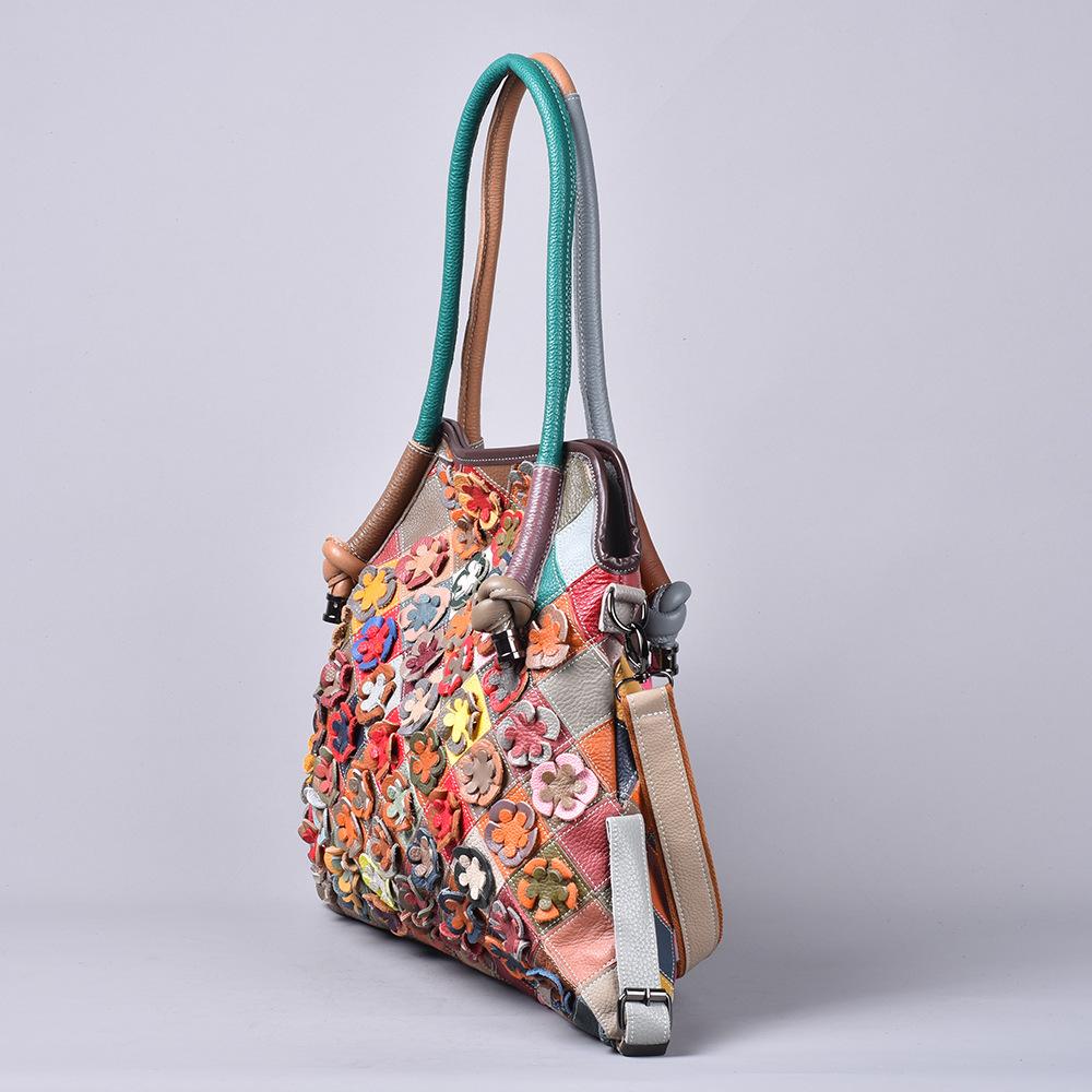 Женская сумка-тоут из натуральной коровьей кожи с большим объемом и цветами. Сумка через плечо на одно плечо