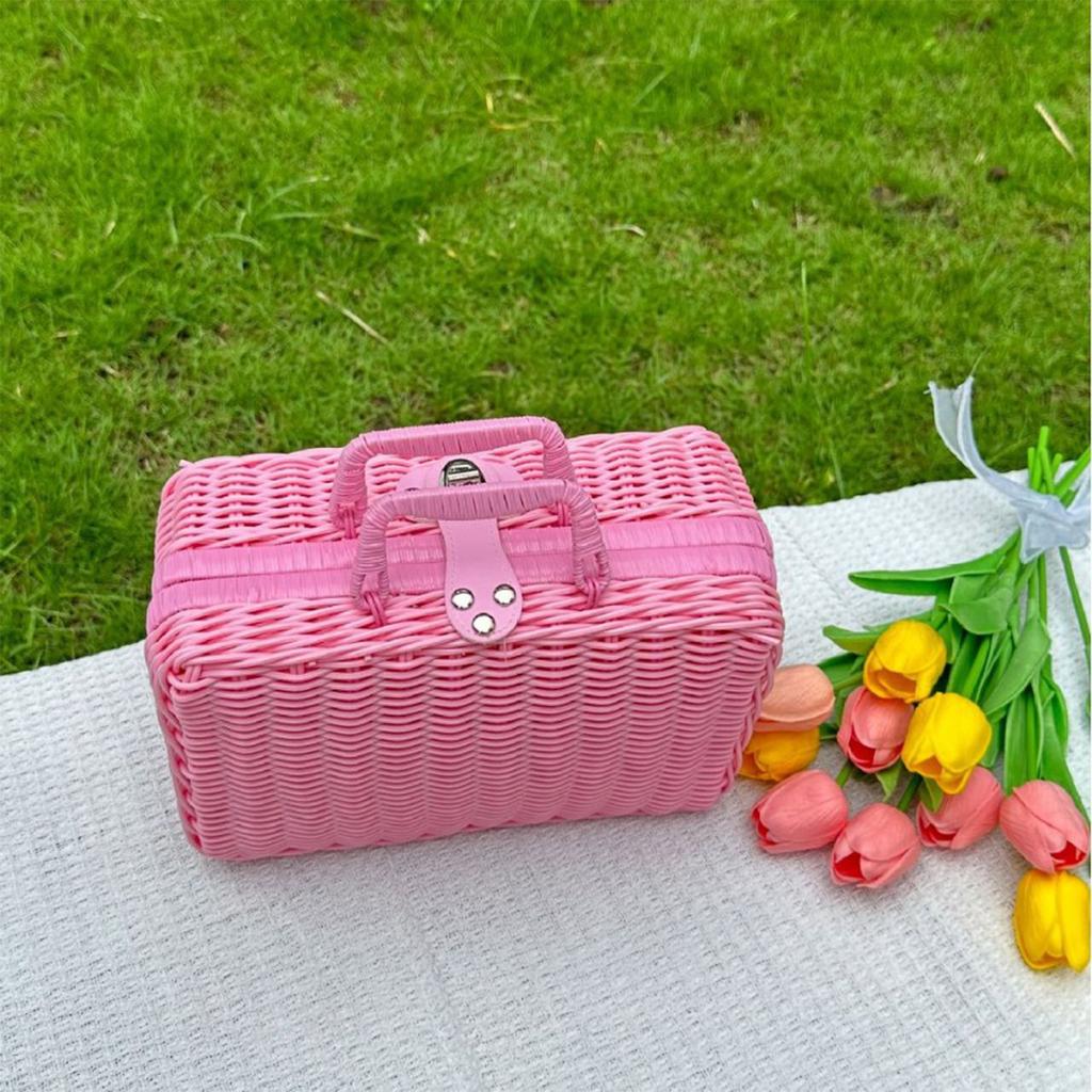 Этот пластиковый чемодан из ротанга идеально подходит для пикников, Пасхи, организации вещей и других случаев.