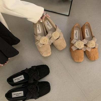 Туфли принцессы с милыми цветами и квадратным носком, французские милые балетки на плоской подошве с мелким вырезом, модные универсальные туфли-лодочки с эластичной резинкой