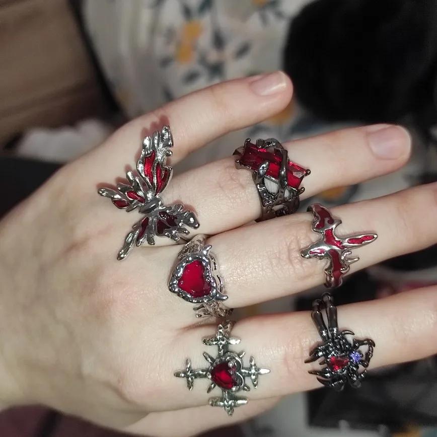 New Adjustable Opening Irregular Red Crystal Glass Heart Aesthetic Rings for Women Gothic Animal Spider Ring Creative Jewelry