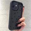Черный песчаниковый чехол с рифленым сердцем для iPhone 15/16/17