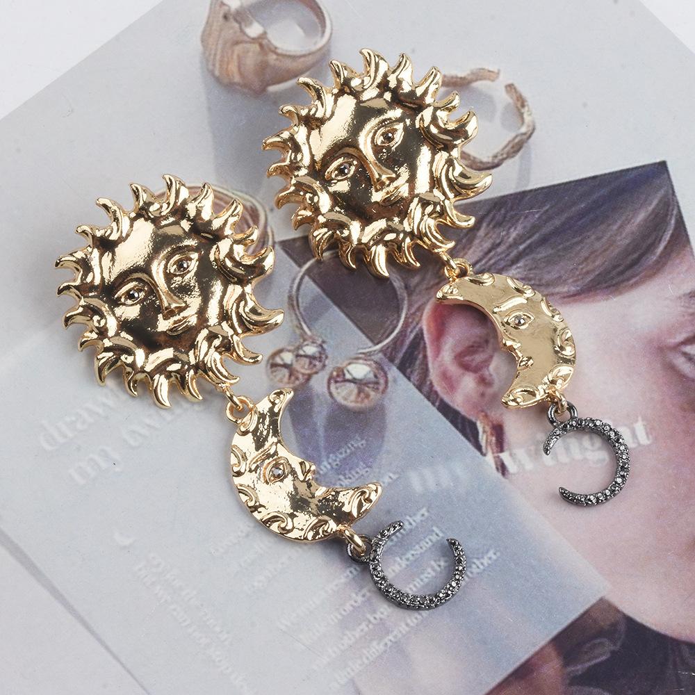 Многослойное ожерелье Модное Ретро Легкая Роскошь Многоаксессуарные Ювелирные Изделия Серьги-подвески Солнце Луна