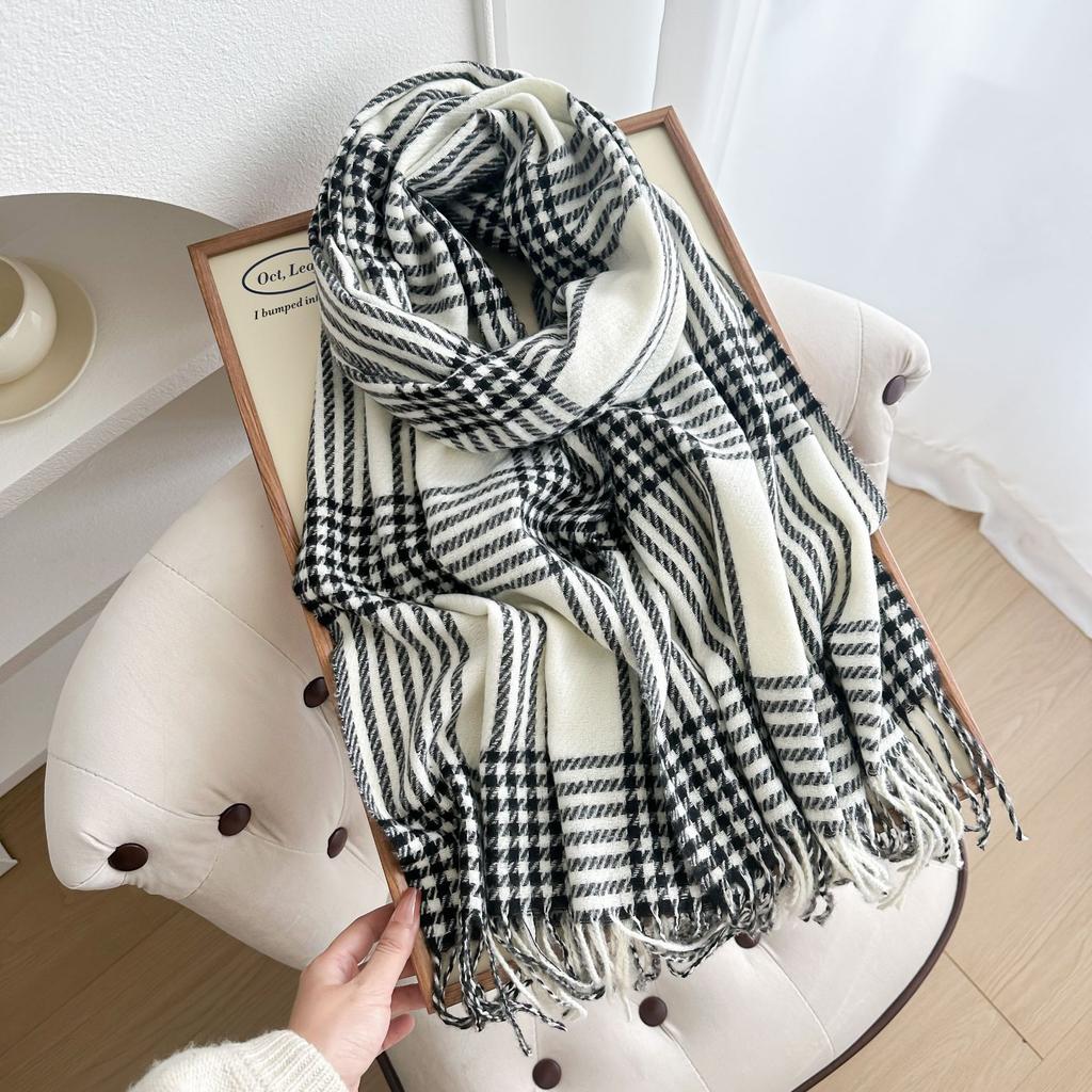 Retro Autumn and Winter British Scarf Women's High End Plaid Thickened Warm Scarf Couple Student Shawl Windproof