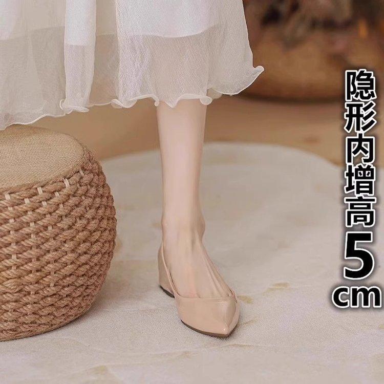 French sexy pointed head light mouth patent leather high heels middle heel one pedal 2025 new inner height increase ladyshoes single shoes women