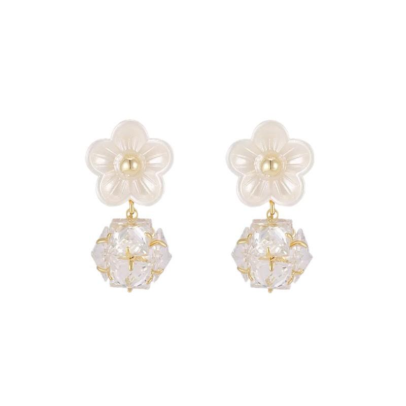 Sweet shell flower stud earrings female niche design retro zircon ball earrings temperament simple ear clips no ear piercings