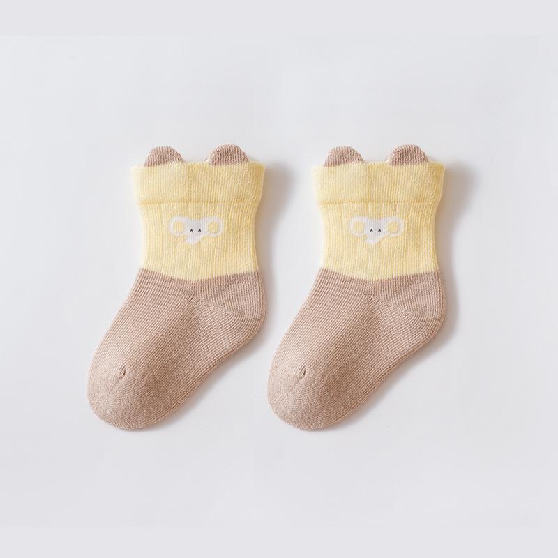 Xiyu Jia Осенне-зимние детские носки - Хлопок гребенной пряжи класса А, Цветной блок, 3D мультяшный дизайн для мальчиков и девочек