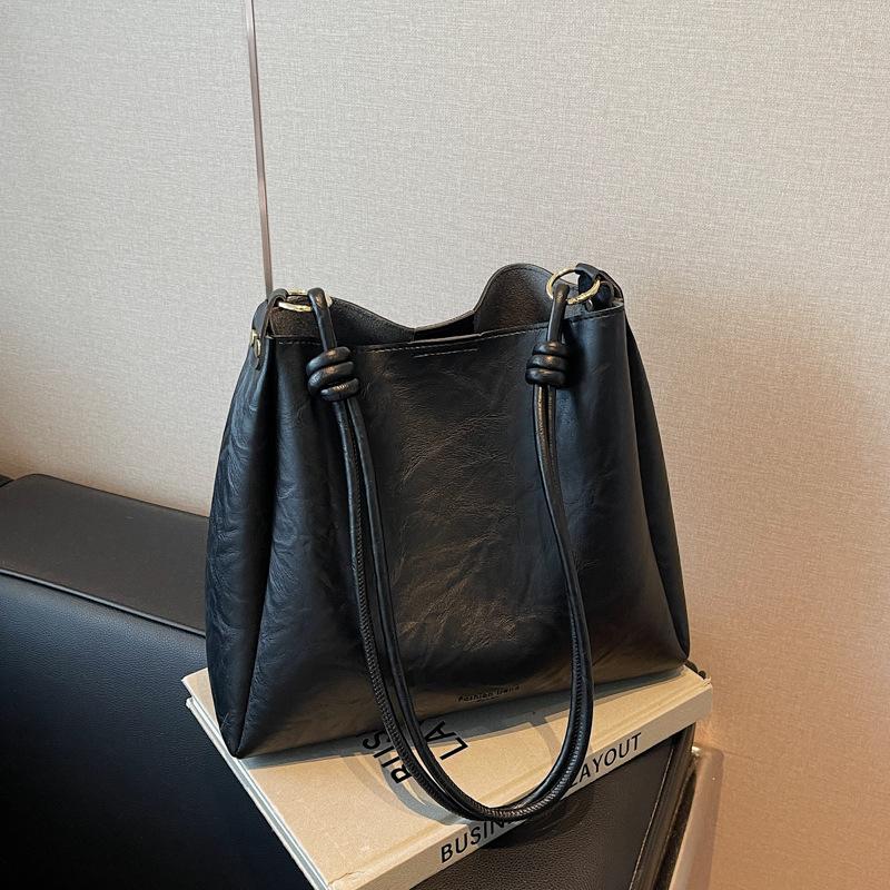 Сумка женская большой вместимости новая модная на плечо