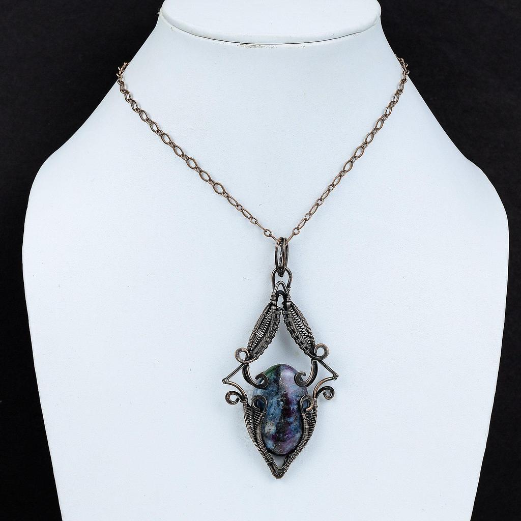 Рубиновый синий кианитовый кулон, обернутый медной проволокой, кулон, элегантные ювелирные изделия ручной работы, новейший дизайн, кулон, подарок для нее, ювелирные изделия из меди с драгоценными камнями