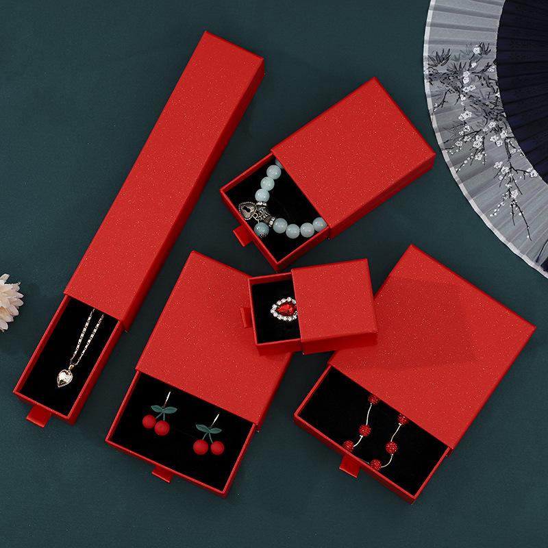 Черная шкатулка для украшений для колец, ожерелий, серег, кулонов и браслетов - Элегантная подарочная упаковка