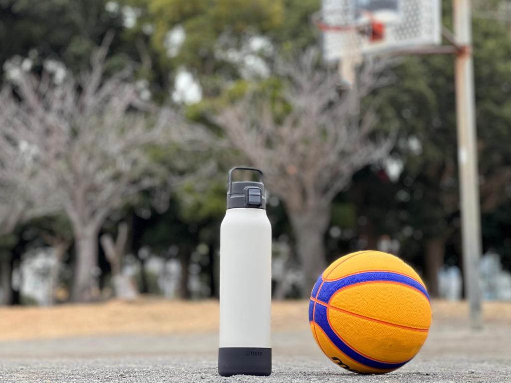 Термос Tiger с вакуумной изоляцией из нержавеющей стали, бутылка для воды, легко открывается, подходит для спортивных напитков, большая широкая бутылка для холодного хранения, белая бутылка,