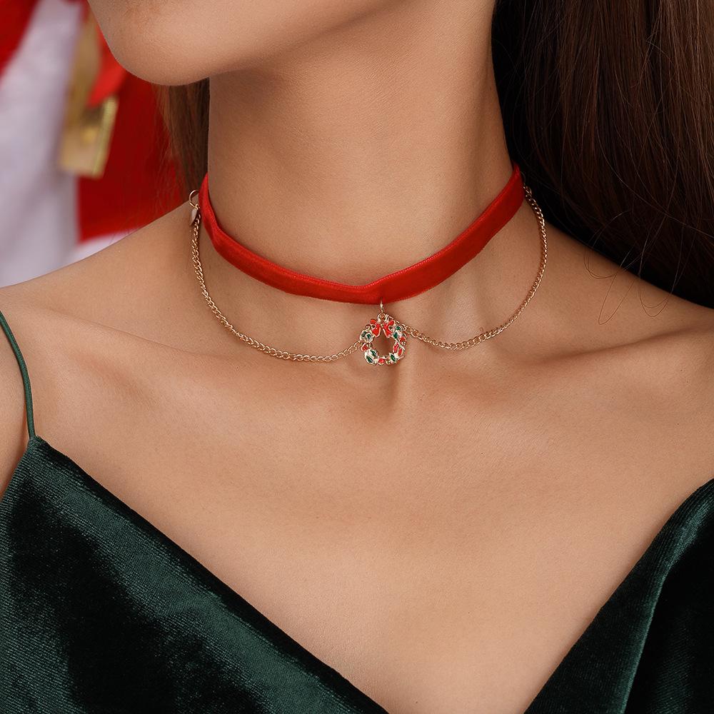 Velvet Christmas Wreath Necklace: Creative Multilayer Clavicle Chain Jewelry