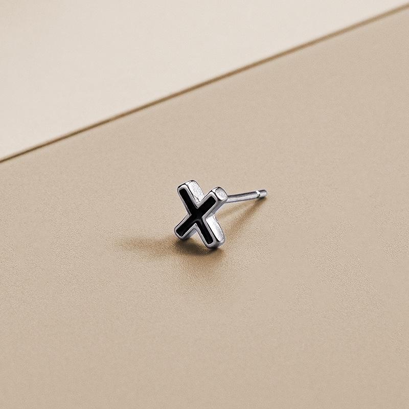 Серьги-алфавиты Banyan Tree S925 из серебра с черным клеем — модные, простые, унисекс, стильные, одиночные.