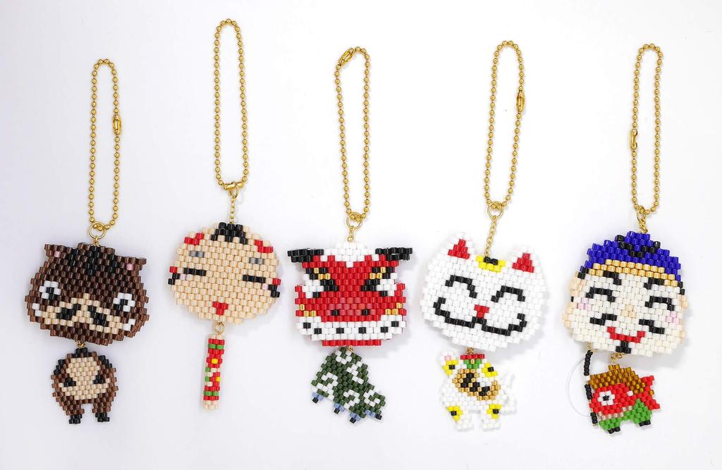 MIYUKI Bead Kit, Dangling Good Fortune Charm Kit, Maneki Neko (Lucky Cat) BFK565