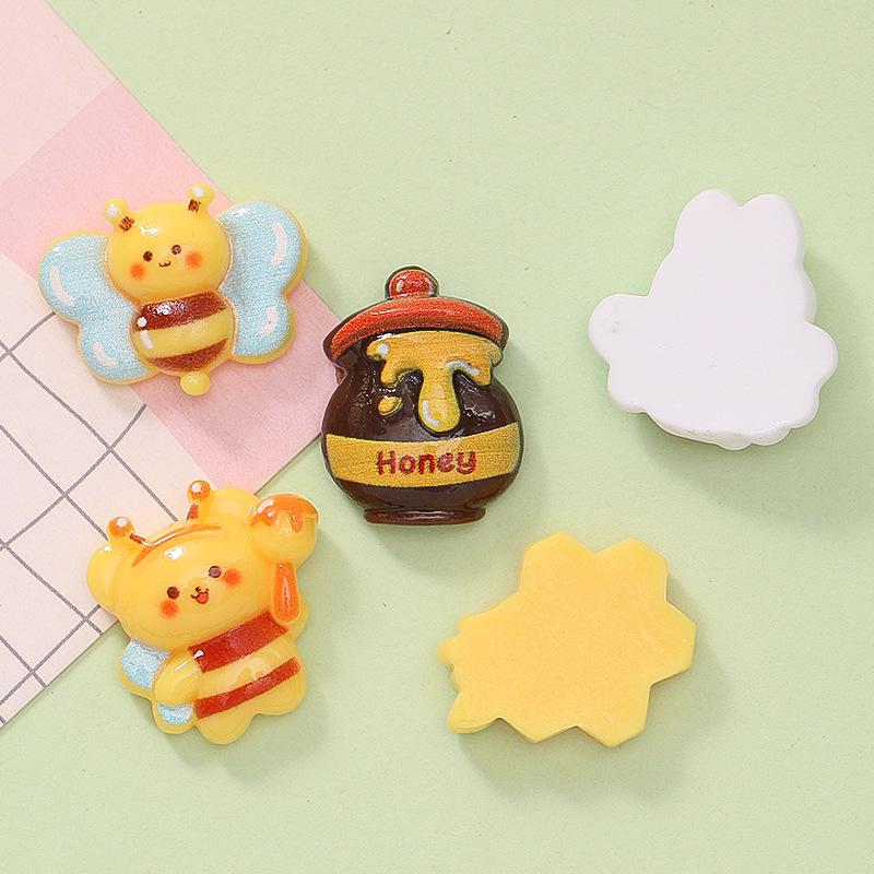 10 Pcs New Cute Cartoon Animal Little Bee Series Resin Scrapbook Diy Jewelry Wedding Children Gift Hairpin Accessories A82