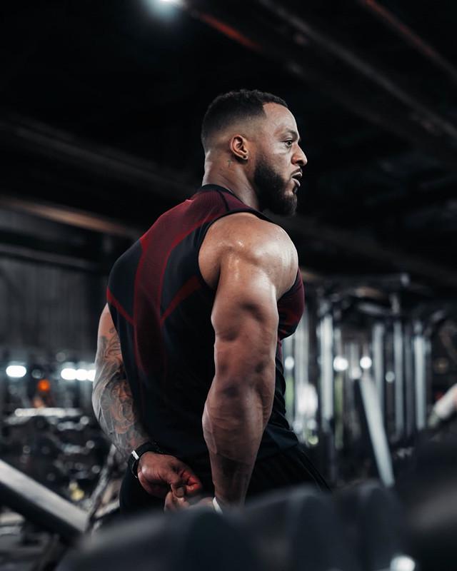 Мужская майка в американском стиле для фитнеса и бодибилдинга - Дышащая спортивная одежда без рукавов