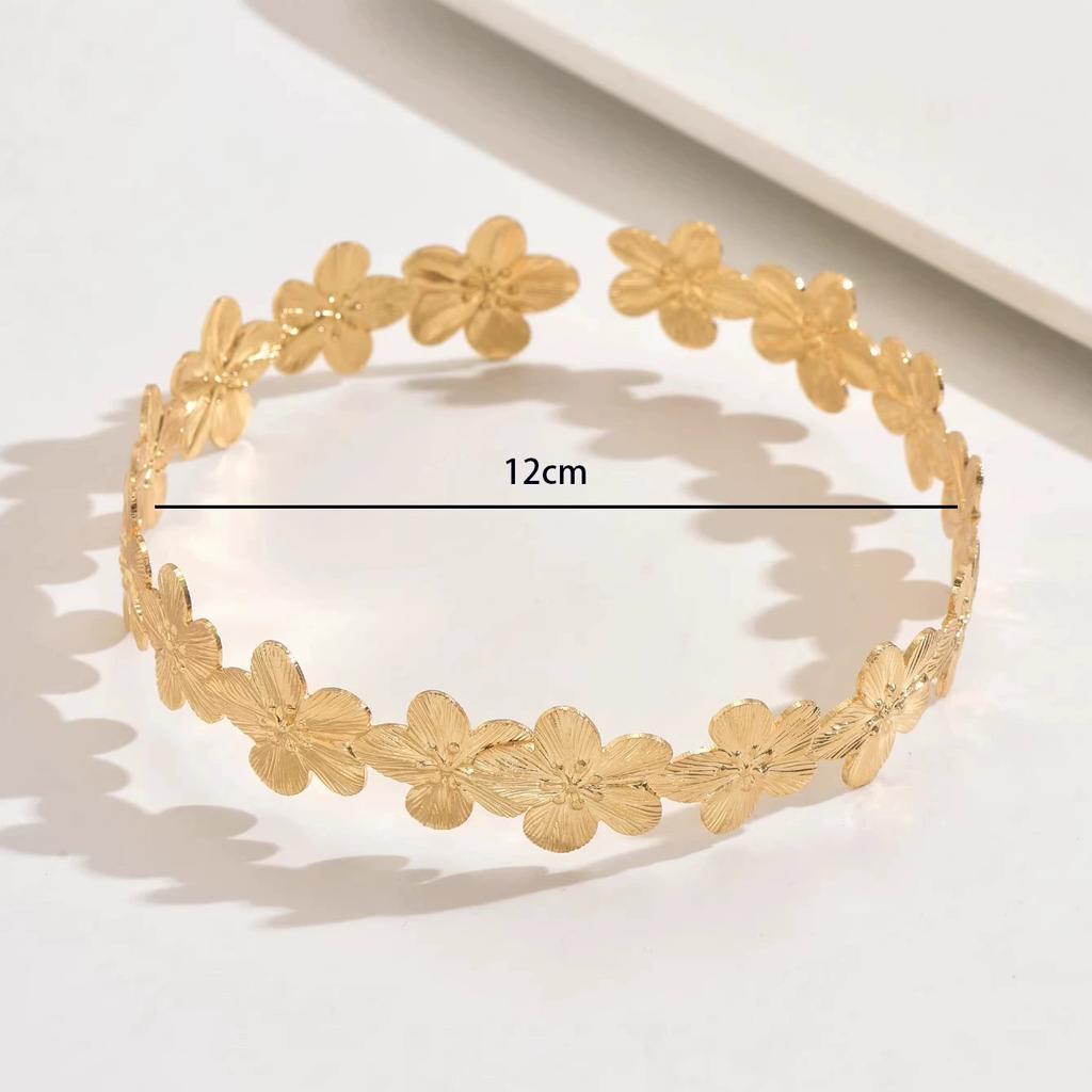 Metal Cold Wind Flower Necklace Collar Choker Collarbone Necklace Neck Chain Female Niche Design Retro