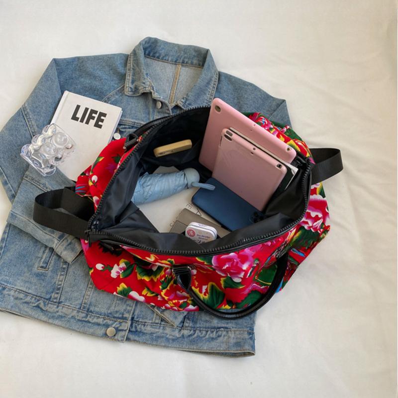 Chinese Ethnic High Capacity Travel Bag Versatile Contrasting Color Sports Fitness Handbag Personalized Northeast Big Flower Cotton Coat Crossbody Bag