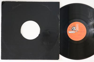 12-дюймовая пластинка SOLID N MIND, MC WHIRLWIND D, JOHNN - Centre Stage / Woke With Nothin' LIB002 LIBERTY GROOVES 1991 UK Рэп и Хип-хоп/R&B Б/У