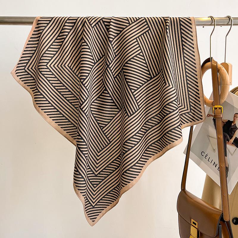 70см Новый Модный Хлопковый Квадратный Платок Женский Дизайн с Цветочным Принтом Банданы Женский Шарф Повязка на Голову Носовой Платок для Волос Роскошный Бренд