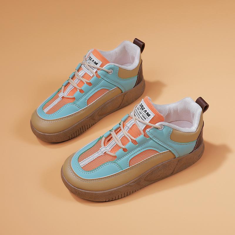 Новые летние белые туфли для женщин на толстой подошве из бисквитного теста для студенток, универсальные дышащие туфли для доски