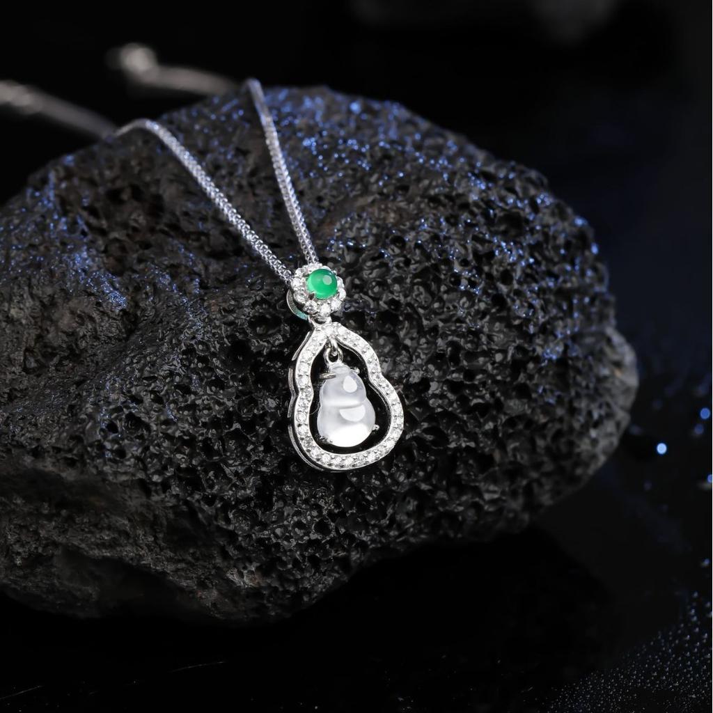 Natural water foam jade gourd pendant s925 sterling silver new Chinese style niche design exquisite small light luxury accessories women