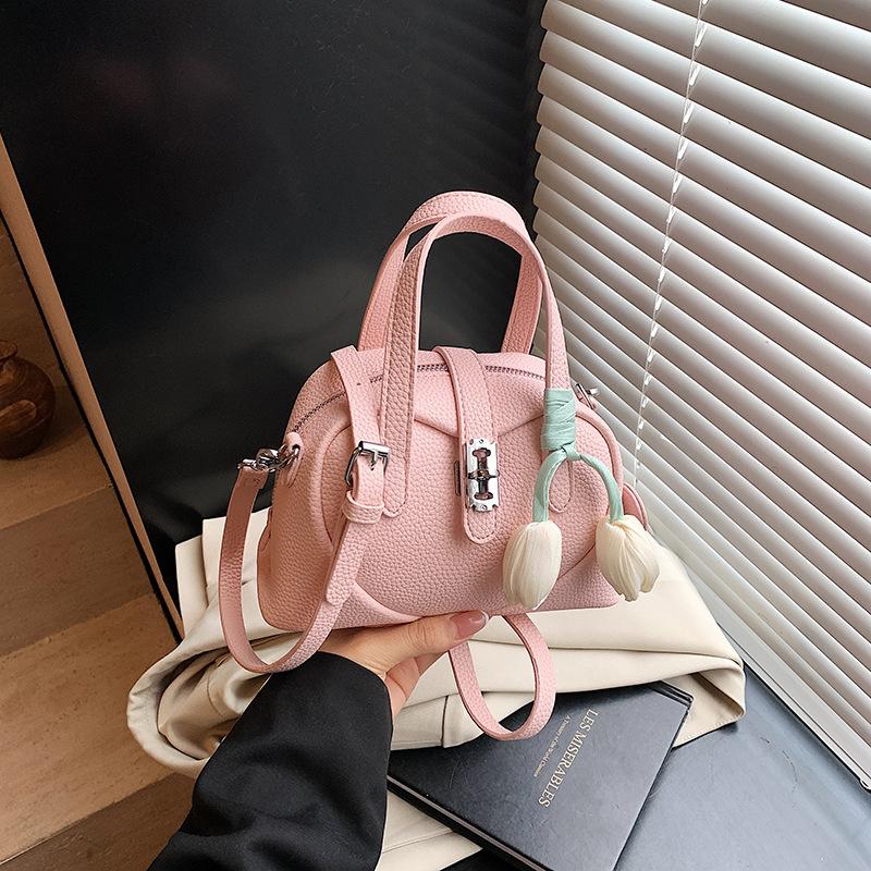 Small Bag Women's 2025 New Summer Versatile Messenger Bag Fashion Popular Pillow Small Bag