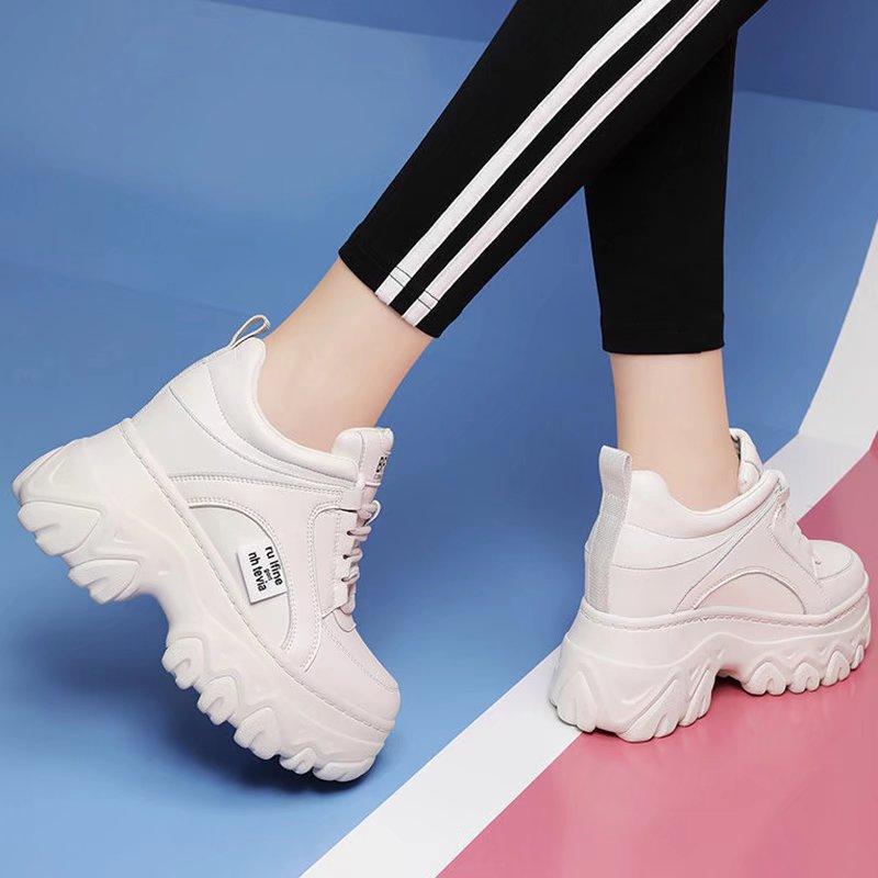 Женская обувь на высокой платформе 10 см, флисовая обувь для теплых зимних видов спорта, черные туфли для папы, низкие сапоги и кожаная обувь для женщин