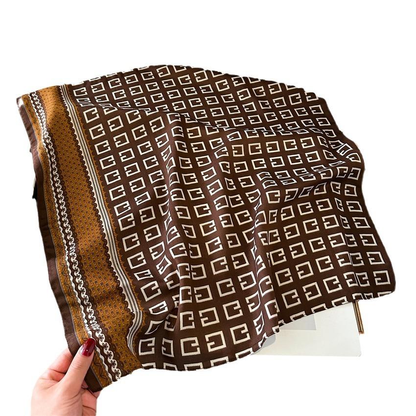 Korean Version Of Elegant Fashion Scarf 65 × 65Cm Thin Square Scarf Versatile Neck Scarf Cotton And Linen Feel Velvet Scarf Women