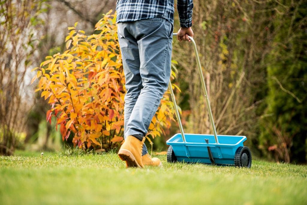 UNIVERSAL SEED DRILL - C 42-205