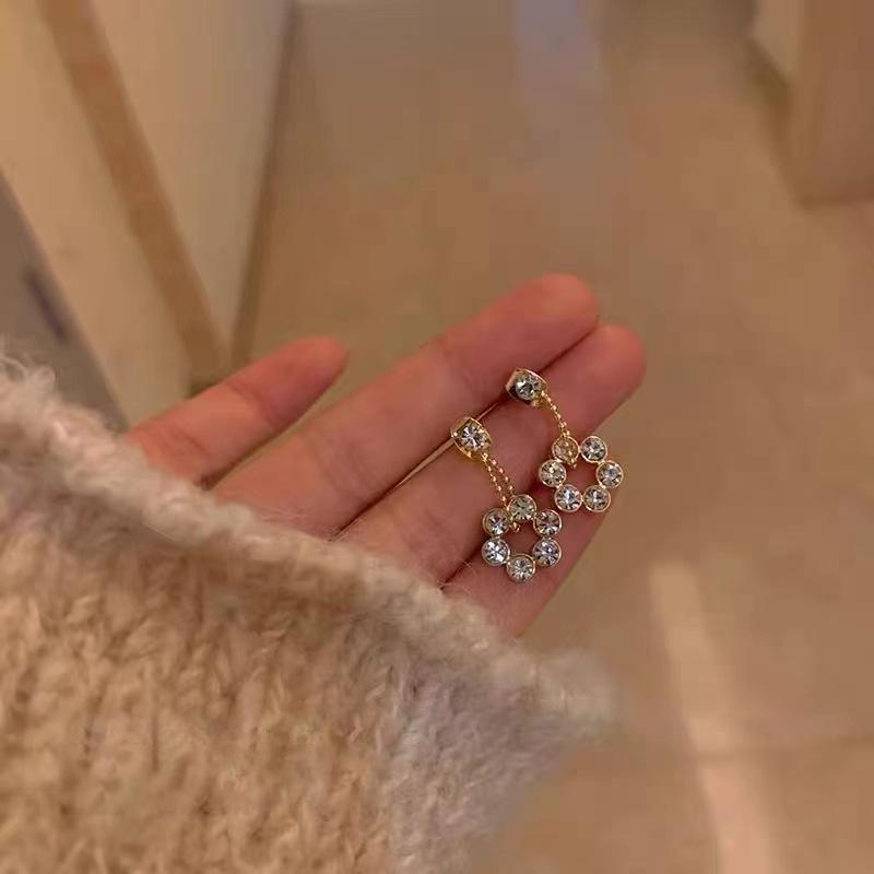 Трендовые клетчатые мозаичные серьги Осень/Зима 2025 для женщин