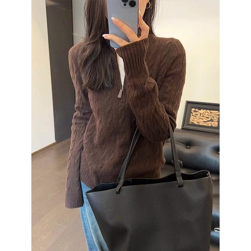 Свитер женский в корейском стиле с вязаным узором «косы» и застежкой-молнией до середины - Осень/Зима 2024