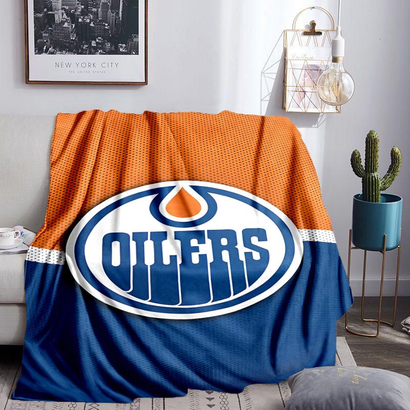 Edmonton Oilers Emblem Throws Blanket Flannel Blankets Plush for Couch Bed Gifts for Men Women Travel picnic blanket Christmas fan gifts