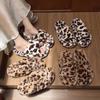 Леопардовый принт односложная верхняя одежда на толстой подошве пушистые тапочки женские осень 2024 новые модные повседневные корейские хлопковые тапочки большого размера