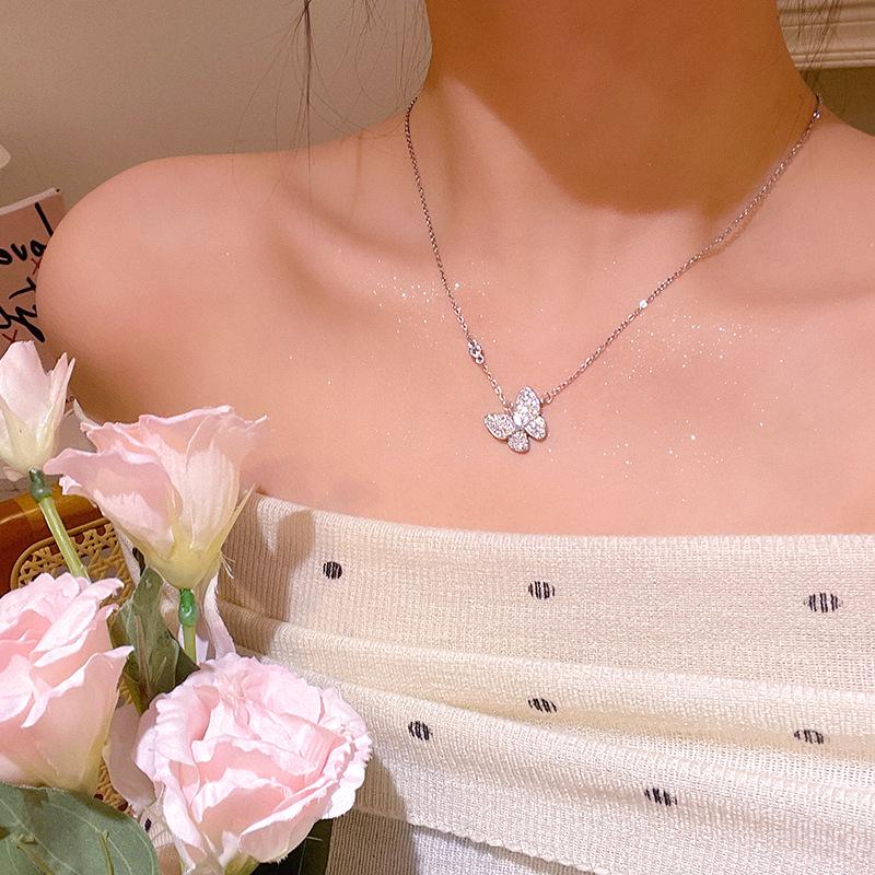 «Модное элитное жемчужное ожерелье: Универсальная цепочка на ключицу из титановой стали для женщин