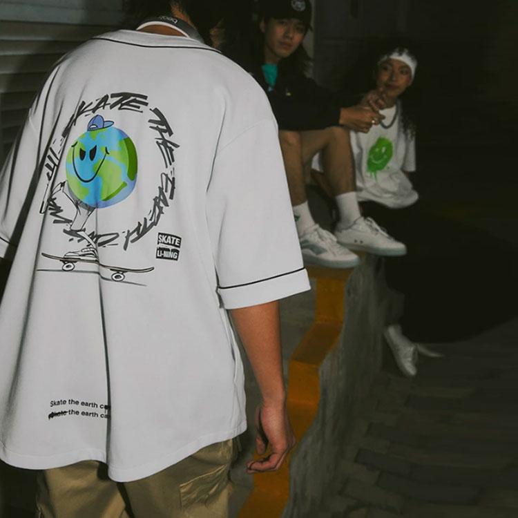 Li Ning X Og Slick Skateboard Series Earth Cartoon Print Letter Baseball Jacket Men Jacket White AFDS281-2