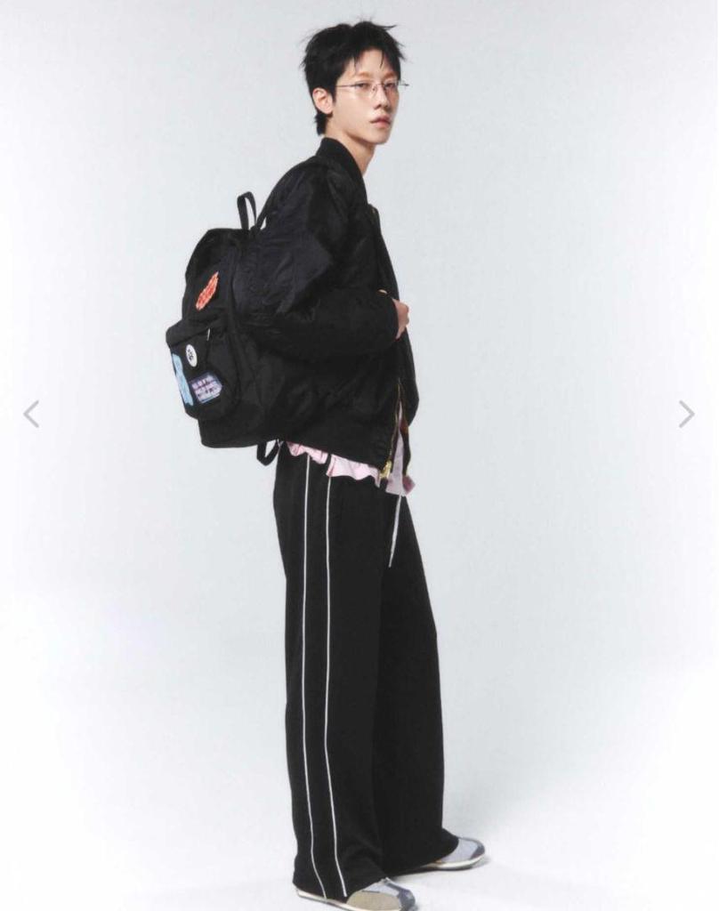 [Б/У] Спортивные штаны LE SSERAFIM HYPEDROP, размер L